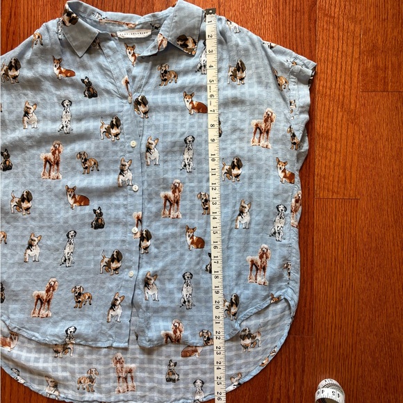 Jane + Delancey -women’s Blue, Dog Print Button-Up Shirt, short sleeve, size Med - Picture 10 of 10